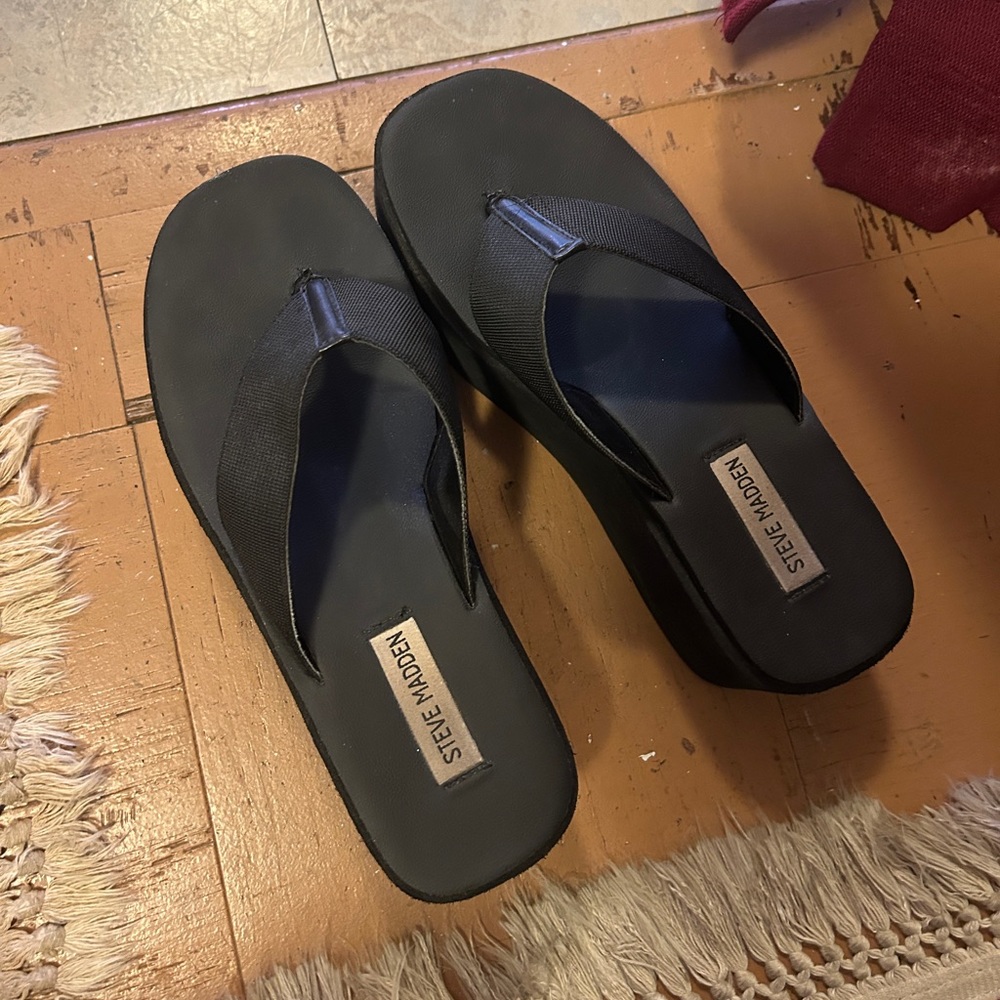 Steve Madden platform sandals